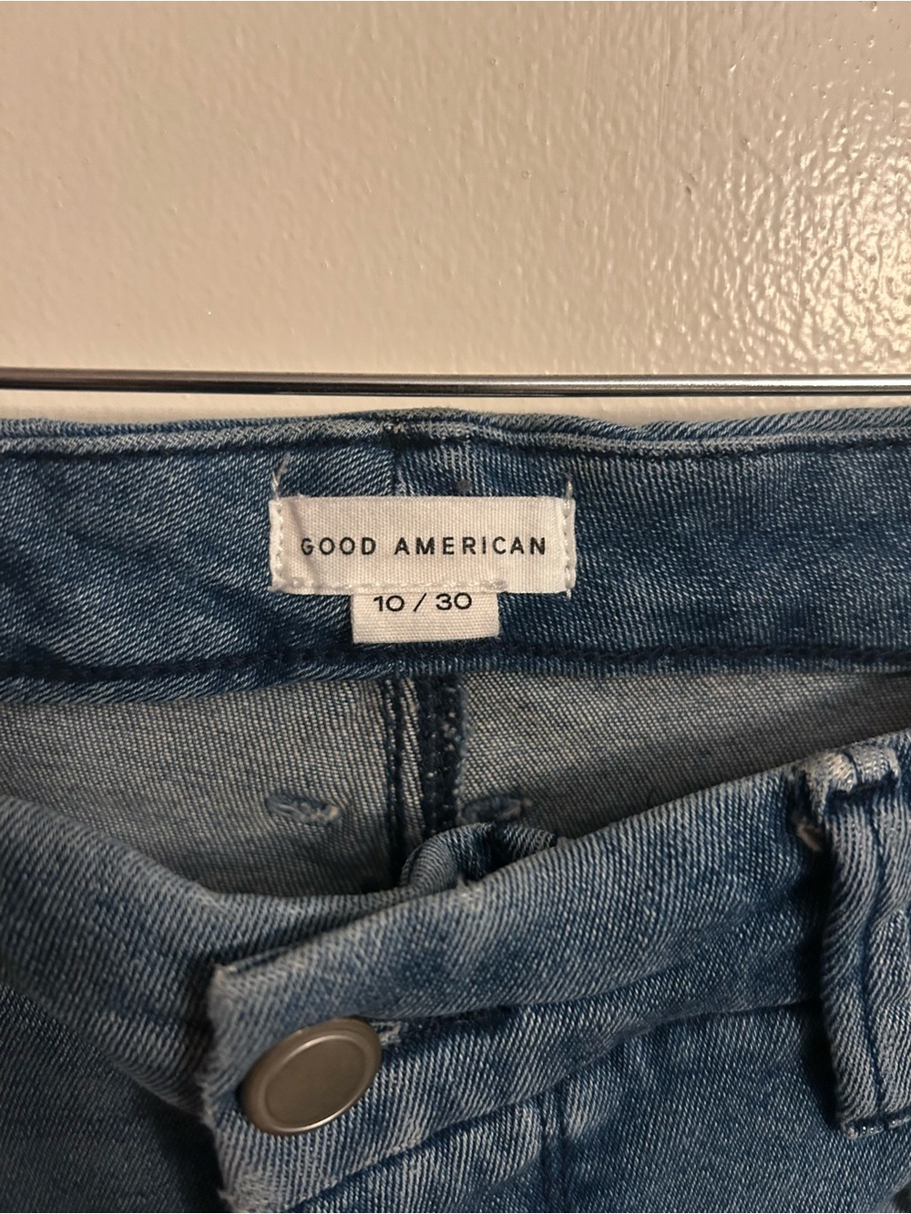 Good American Straight-Leg Blue Denim Jeans - Picture 3 of 3